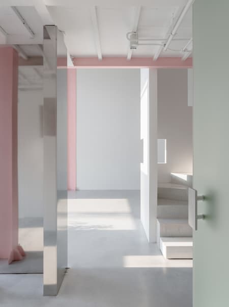Apelron Contemporary